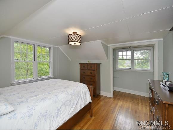 919 HENDERSONVILLE RD - Photo 19