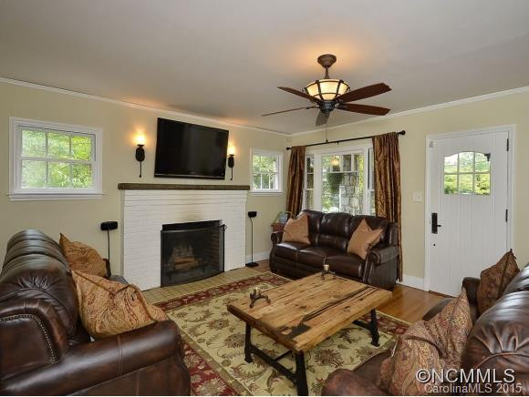 919 HENDERSONVILLE RD - Photo 4