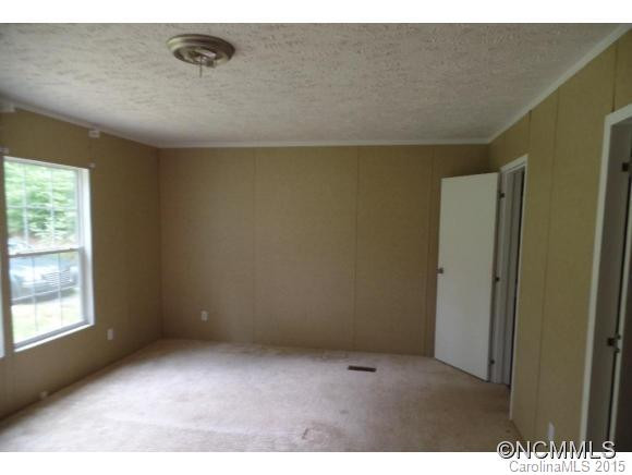 822 Maple Springs Drive - Photo 5