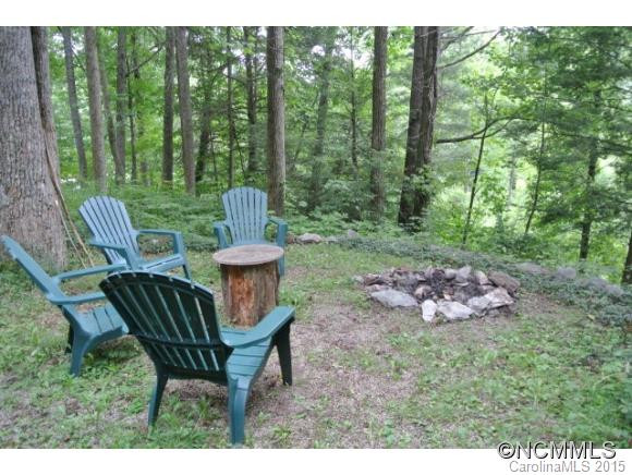 2052 Crabtree Road - Photo 2