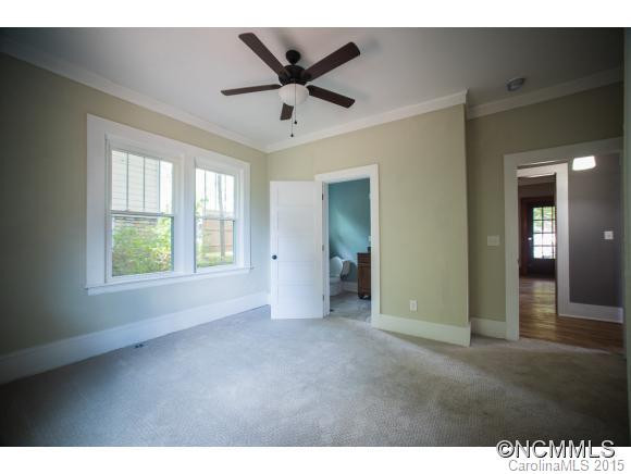 22 Majestic - Photo 15