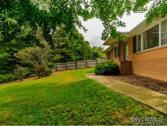 107 Edgehill Road - Photo 2