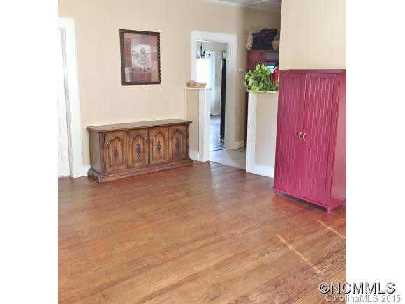 104 Young Street - Photo 2