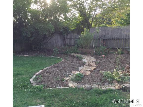 104 Young Street - Photo 14