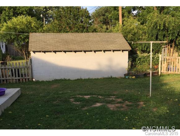 104 Young Street - Photo 15