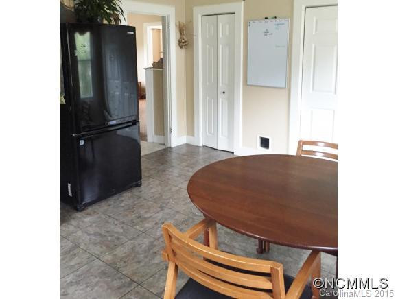 104 Young Street - Photo 5