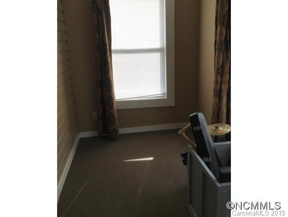 104 Young Street - Photo 9