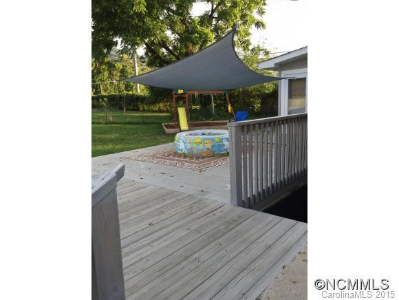 104 Young Street - Photo 10