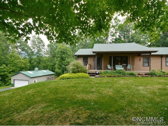 6 LYNETTE DRIVE