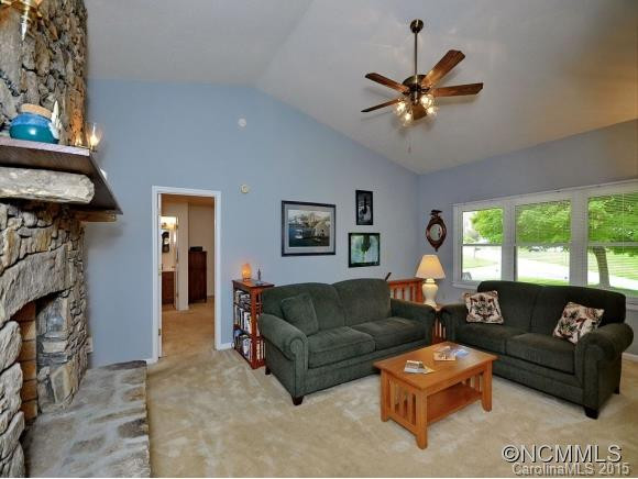 6 LYNETTE DRIVE - Photo 7