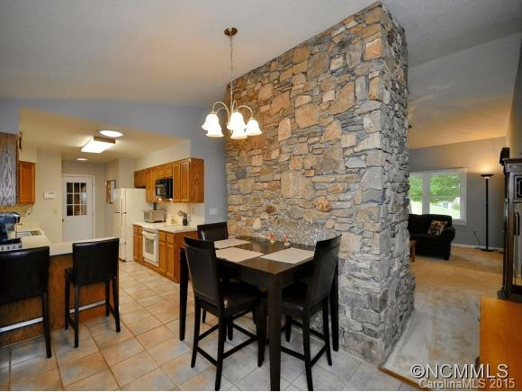 6 LYNETTE DRIVE - Photo 9