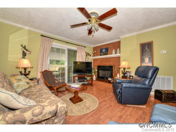 83 Greenbriar Drive - Photo 12