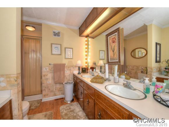 83 Greenbriar Drive - Photo 15