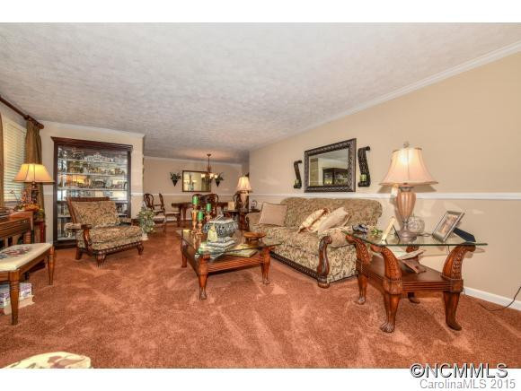 83 Greenbriar Drive - Photo 6