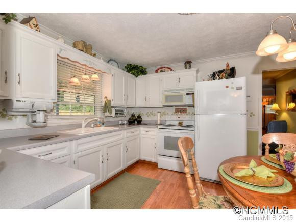 83 Greenbriar Drive - Photo 10