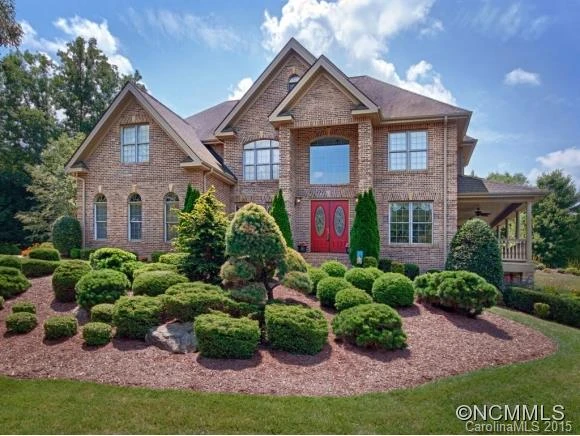 12 BLENHEIM COURT