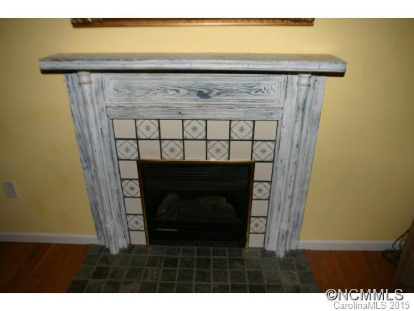 110 Hawks Drive - Photo 6