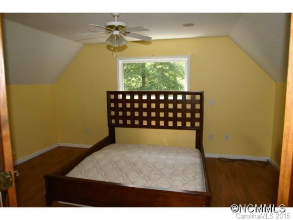 110 Hawks Drive - Photo 7