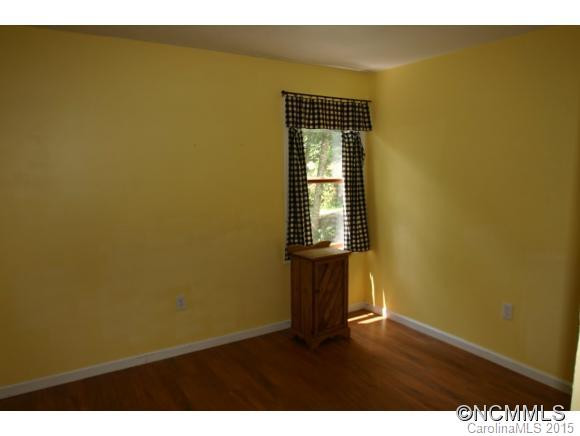 110 Hawks Drive - Photo 8