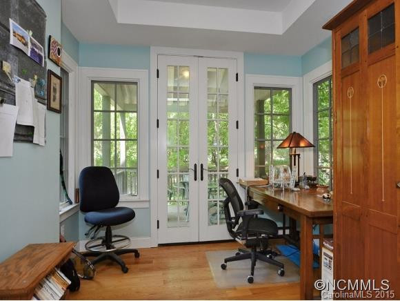 658 Lakeshore Drive - Photo 11