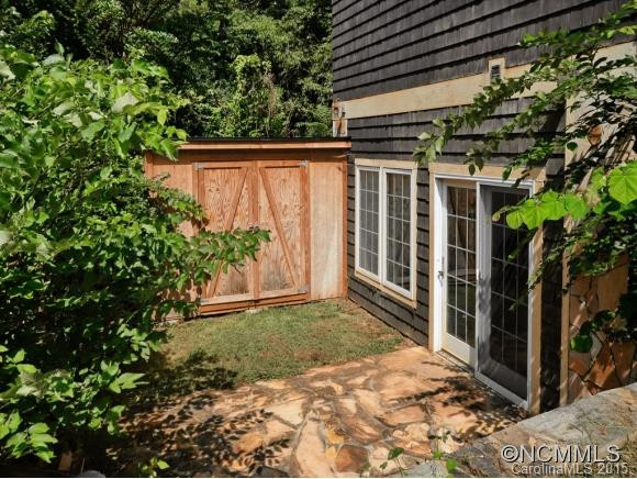 658 Lakeshore Drive - Photo 14