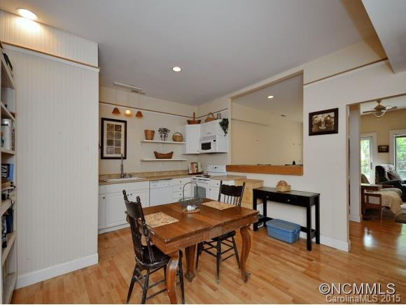 658 Lakeshore Drive - Photo 5