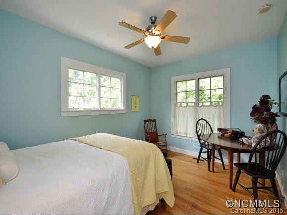 658 Lakeshore Drive - Photo 8