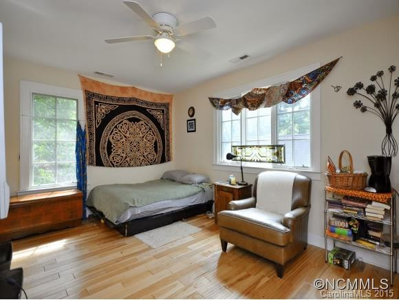 658 Lakeshore Drive - Photo 9