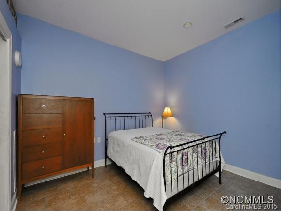 658 Lakeshore Drive - Photo 10