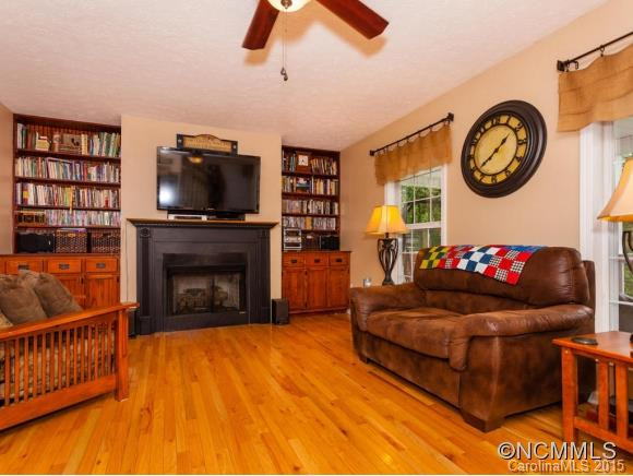 130 Westview Drive - Photo 3