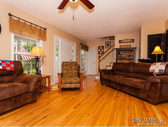 130 Westview Drive - Photo 4