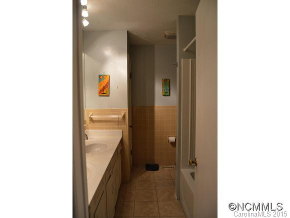 117 Talbot - Photo 13