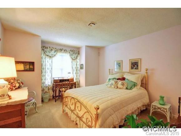 11 Laurel Place Drive - Photo 8