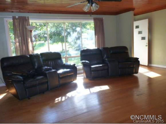 412 WHISPERING HILLS Drive - Photo 2