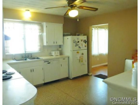 412 WHISPERING HILLS Drive - Photo 4