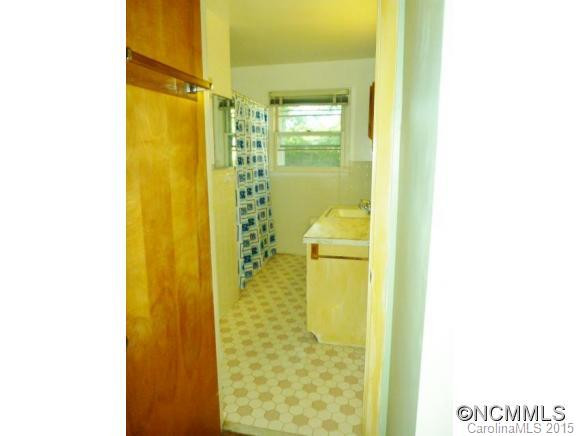 412 WHISPERING HILLS Drive - Photo 9