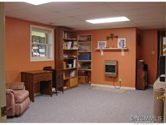 938 Lamb Mountain Road - Photo 17