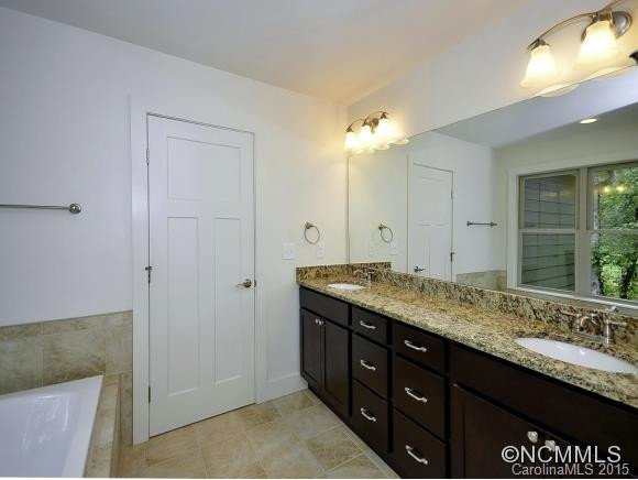 11 BROADMOOR DRIVE - Photo 13
