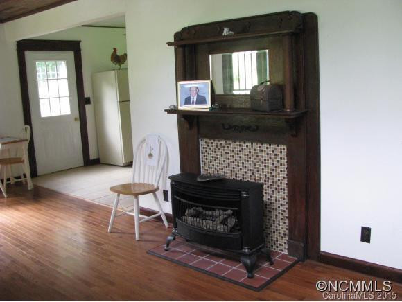 5267 NC 197 - Photo 4
