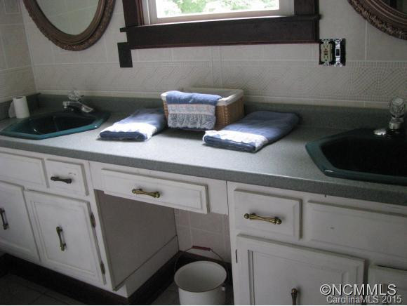 5267 NC 197 - Photo 8