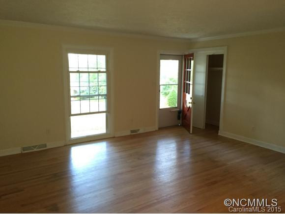 #3 Southwicke Place - Photo 3