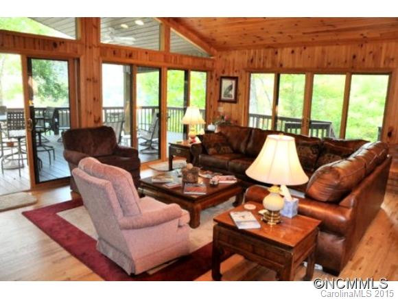 250 Lakes End - Photo 2