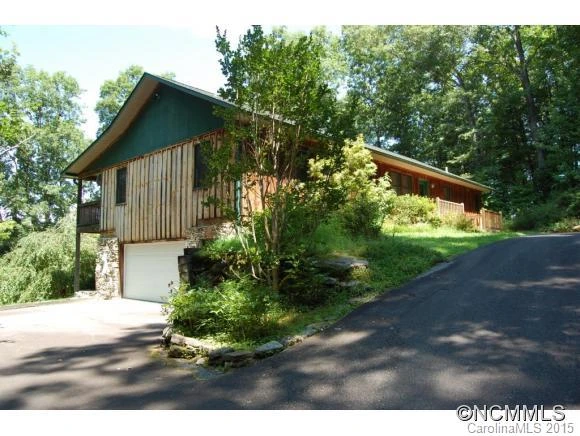 400 Chestnut Cove Drive