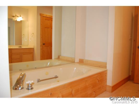 400 Chestnut Cove Drive - Photo 8