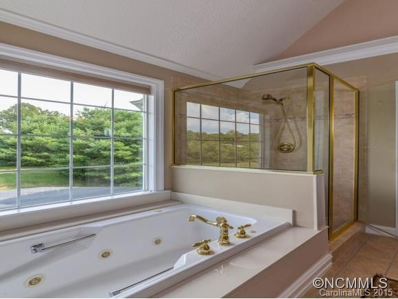 203 GREEN MEADOWS LANE - Photo 13