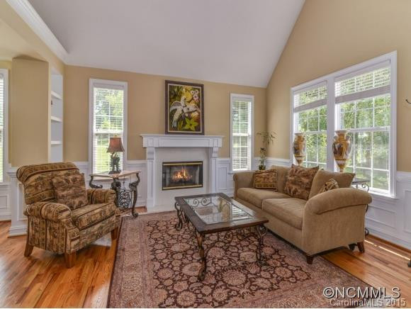 203 GREEN MEADOWS LANE - Photo 3