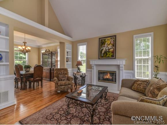 203 GREEN MEADOWS LANE - Photo 4