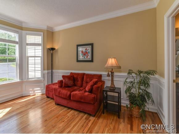 203 GREEN MEADOWS LANE - Photo 6