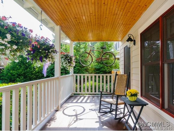 27 Thurland Ave - Photo 2