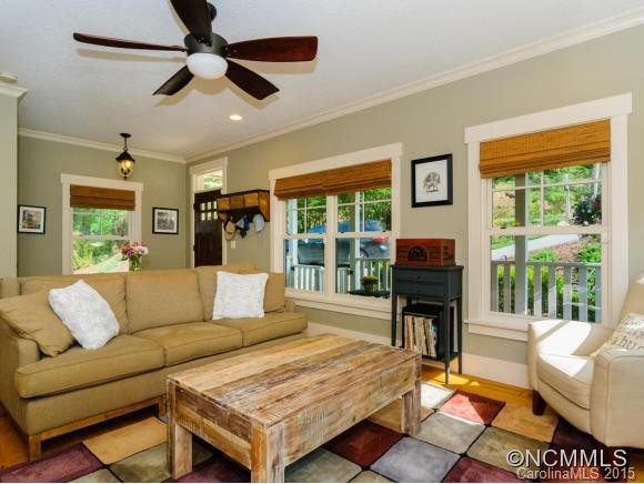 27 Thurland Ave - Photo 4